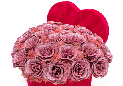 Aranjament Floral "Glitter Heart" în Cutie de Catifea