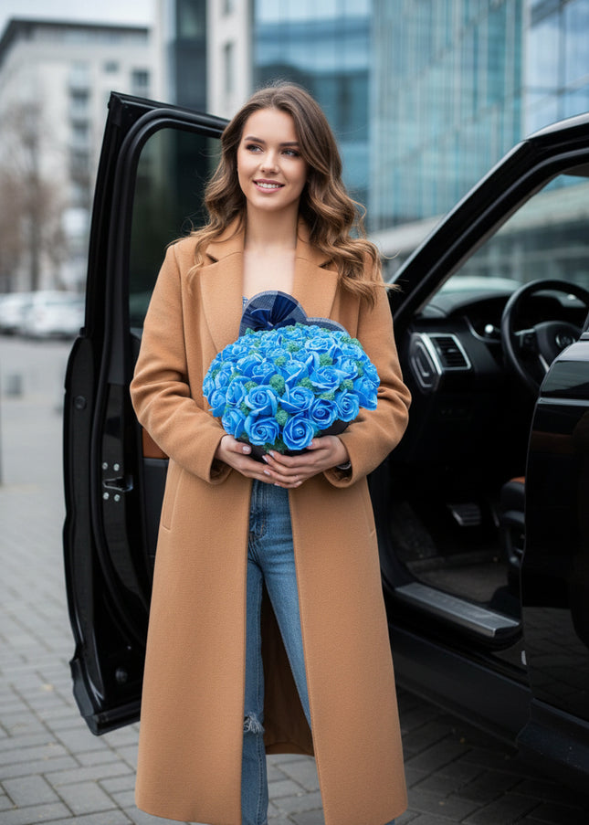 Aranjament "Blue Sapphire" în Cutie Inimă bleumarin