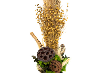 Aranjament Floral „Harvest Whisper” în Vas Galben – Compoziție Verticală cu Plante Uscate de Câmp, Lotus și Licheni