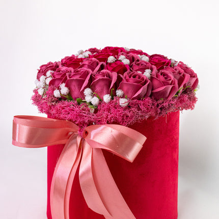 Aranjament Lux Trandafiri Săpun Roșii, Cutie Catifea