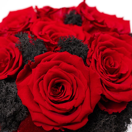 Aranjament Lux 7 Trandafiri Criogenați Roșii, Cutie Catifea