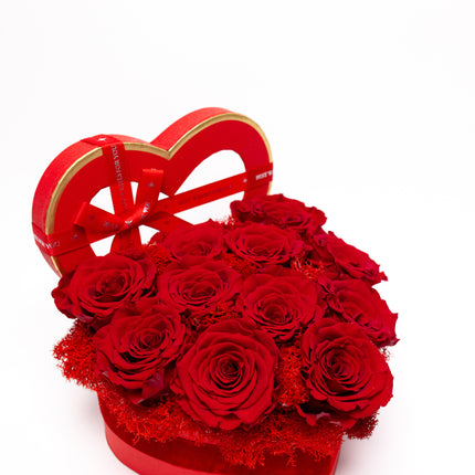 Aranjament Inimă Lux, 11 Trandafiri Criogenați Roșii