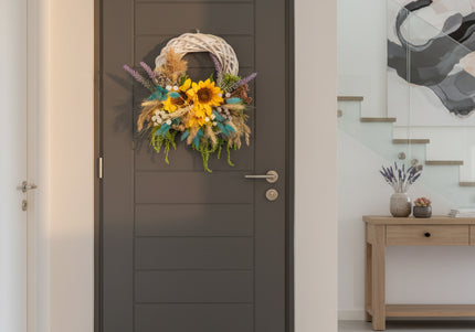 Coroniță Handmade „Sun-Kissed Garden” – Aranjament Floral cu Floarea-Soarelui și Lagurus Turcoaz pe Răchită Albă