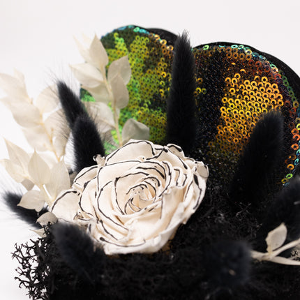 Aranjament Inimă Paiete, Trandafir Criogenat Alb cu Margine Neagră