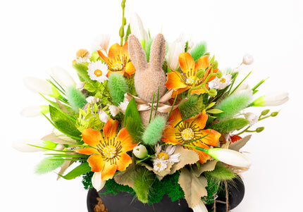 Aranjament de Paște „Sunny Bunny Pot” – decor floral cu iepuraș și accente naturale