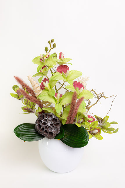 Aranjament Floral „Emerald Orchid” în Vas Ceramic Alb – Compoziție Handmade cu Orhidee Verzi, Lotus și Accente Naturale