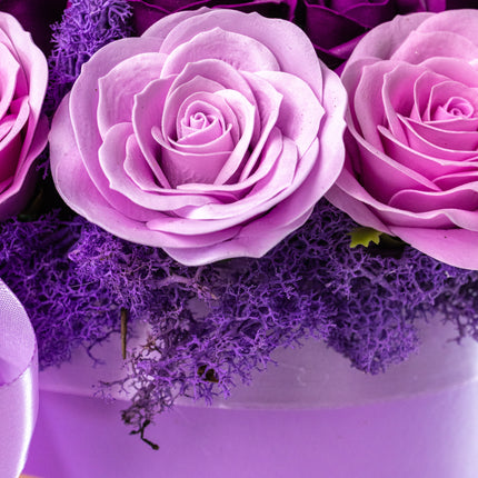 Aranjament Lux Trandafiri Săpun Violet-Roz, Ursulet Gri