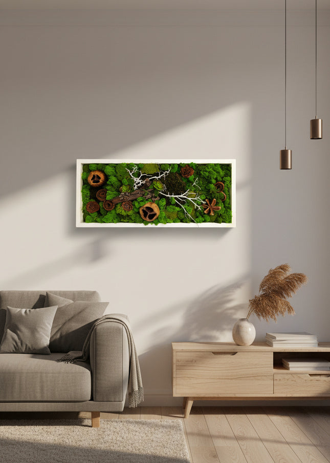 Tablou Biophilic „Forest Moss Panorama” – Panou Decorativ Handmade cu Mușchi, Licheni Stabilizați și Elemente de Pădure