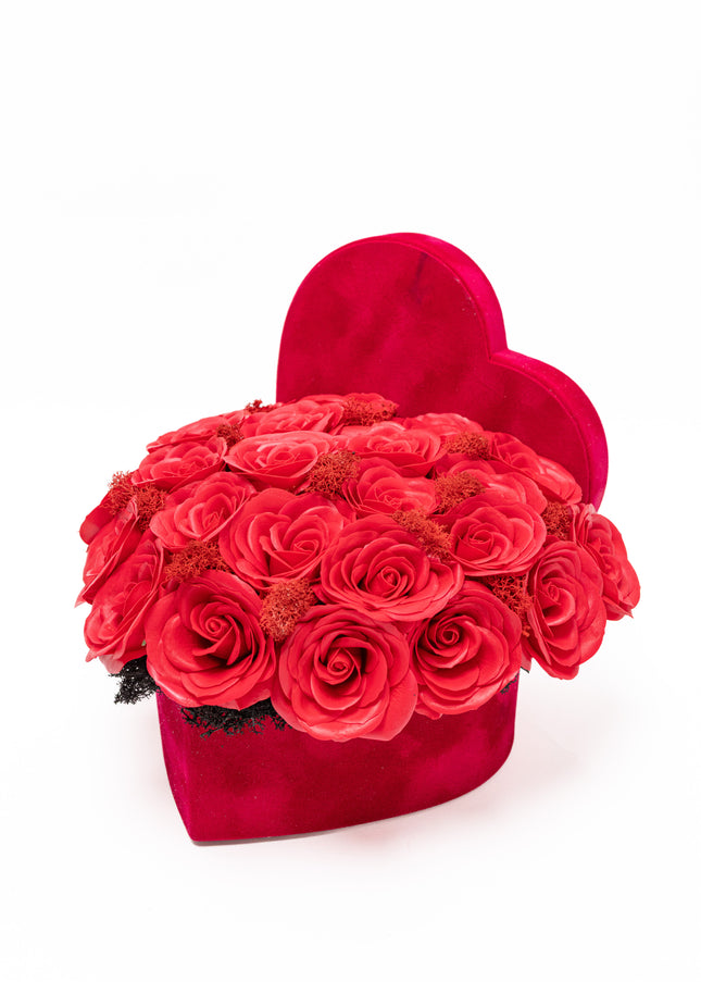 Aranjament "Red Eternal Passion" în Cutie Inimă Catifea