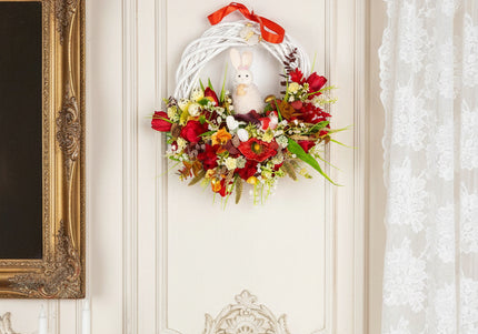 Coroniță florală de Paște „Easter Nest” – decor festiv cu iepuraș, flori și accente naturale