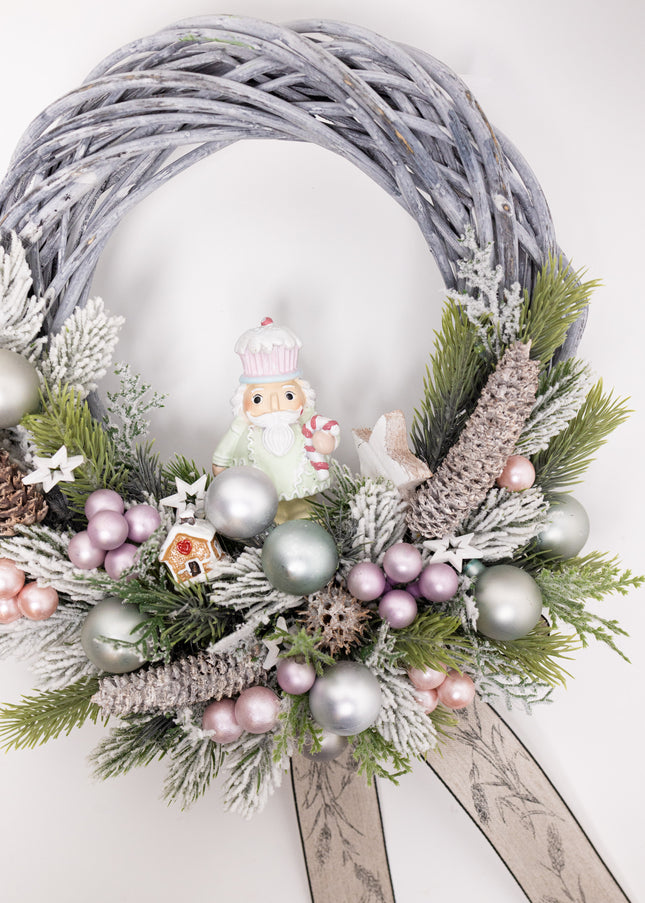 Coroniță Crăciun "Pastel Nutcracker" pe Lemn Împletit