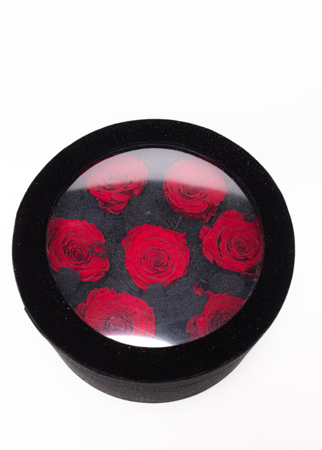 Aranjament Lux 5 Trandafiri Criogenați Roșii, Cutie Catifea Neagră