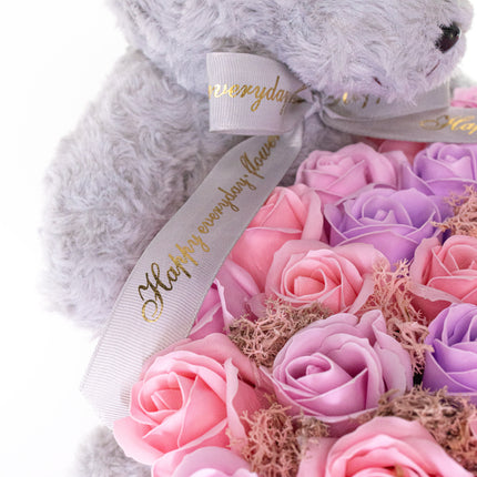 Aranjament Lux Trandafiri Săpun Roz, Ursulet Catifea