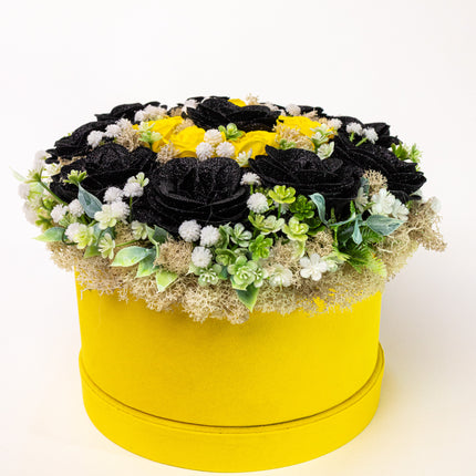 Aranjament Lux Trandafiri Săpun Negri Glitter & Galbeni