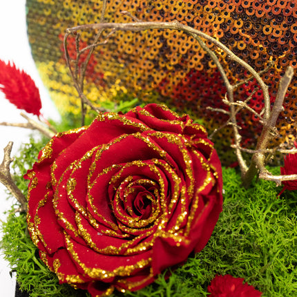 Aranjament Inimă Paiete & Catifea, Trandafir Criogenat Roșu cu Aur