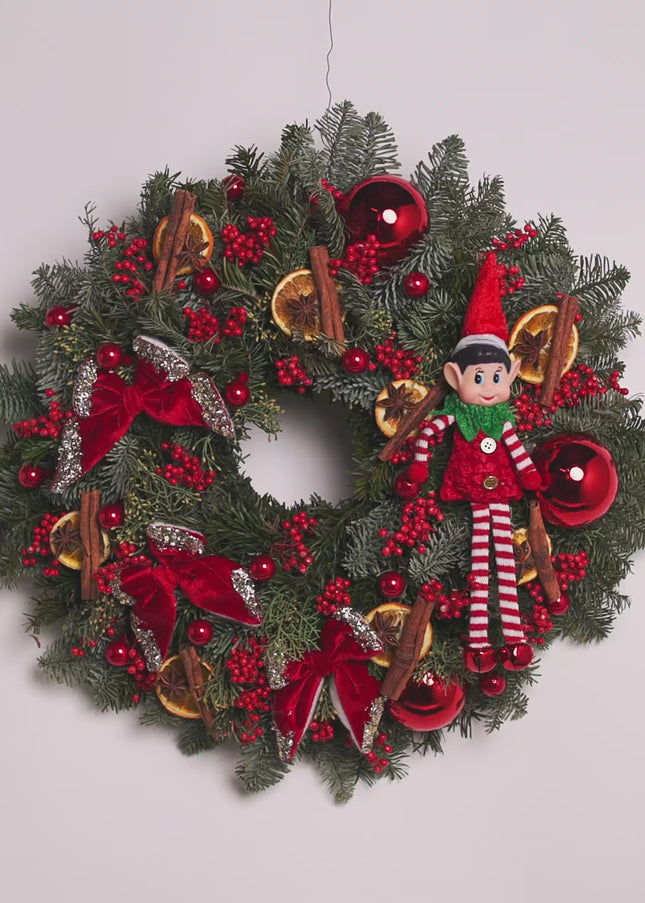 Coroniță de Crăciun Artizanală „The Elf’s Festive Welcome”