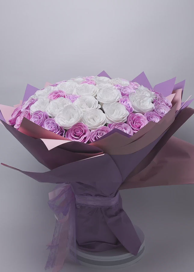 Buchet de Lux „Lavender Diamond Bouquet” cu 101 Trandafiri Imperiali