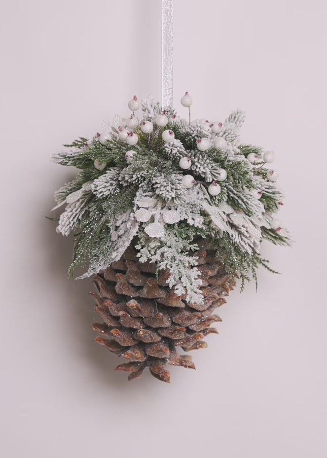 Ornament de Crăciun Premium „Frosty White Pinecone”