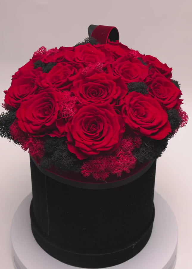 Aranjament 15 Trandafiri Criogenați Roșii, Cutie Catifea
