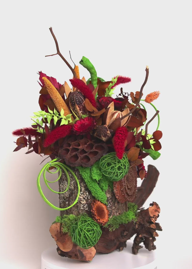 Aranjament floral „Wild Ember” – compoziție rustică în tonuri intense