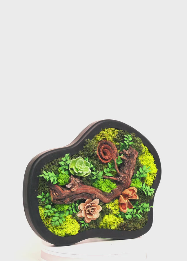 Tablou Biophilic „Amazonian Flow” – Panou Decorativ Handmade cu Formă Organică, Mușchi Stabilizat și Relief Sculptural