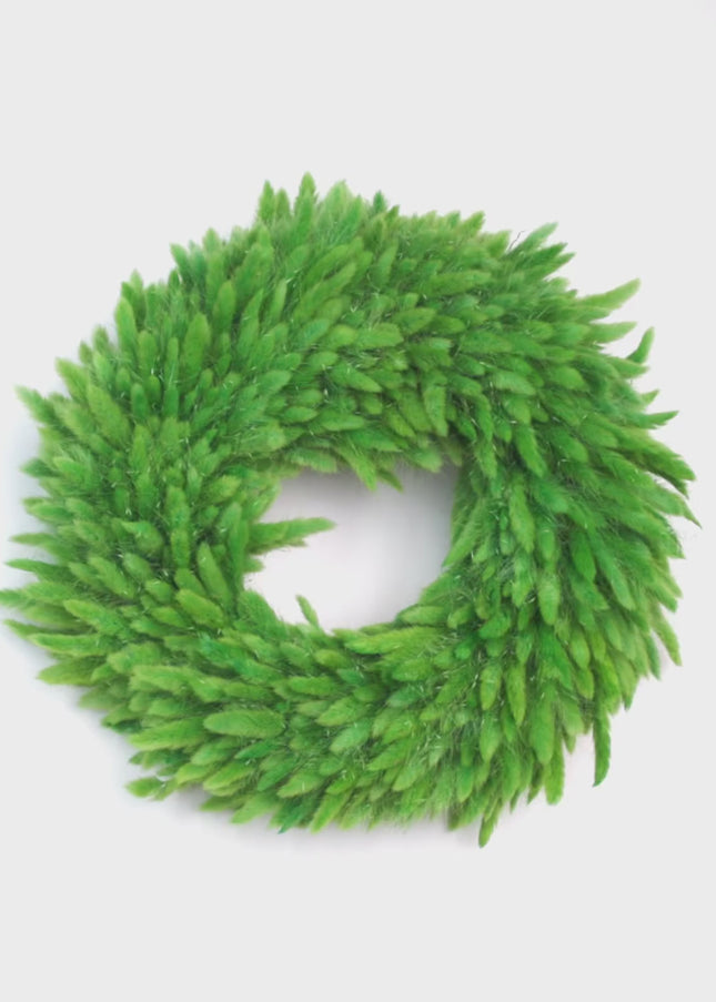 Coroniță decorativă „Green Fluffy” – decor minimalist din iarbă ornamentală