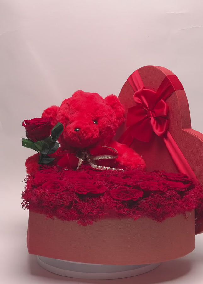 Aranjament Inimă Lux 27 Trandafiri Criogenați Roșii & Ursulet
