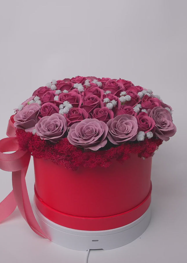Aranjament Lux Trandafiri Săpun Magenta-Roz, Cutie Roșie
