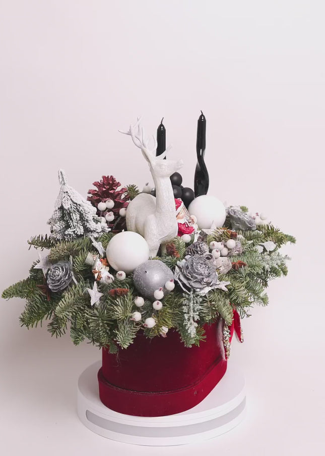 Aranjament Festiv „Nordic Frost & Velvet Cerf”
