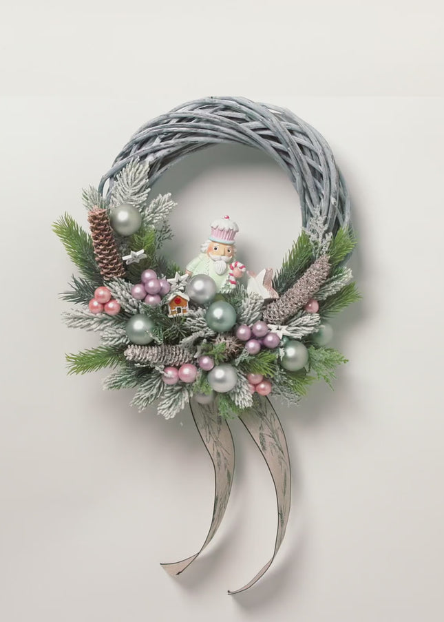 Coroniță Crăciun "Pastel Nutcracker" pe Lemn Împletit