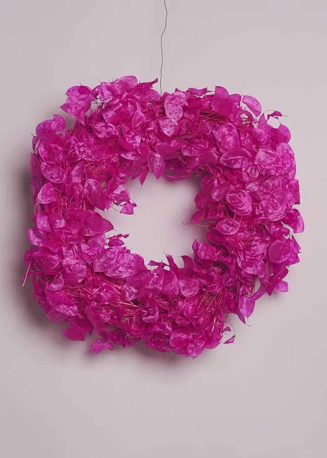 Coroniță Decorativă Lunaria Fucsia – Aranjament din Plante Naturale Uscate, Magenta Vibrant
