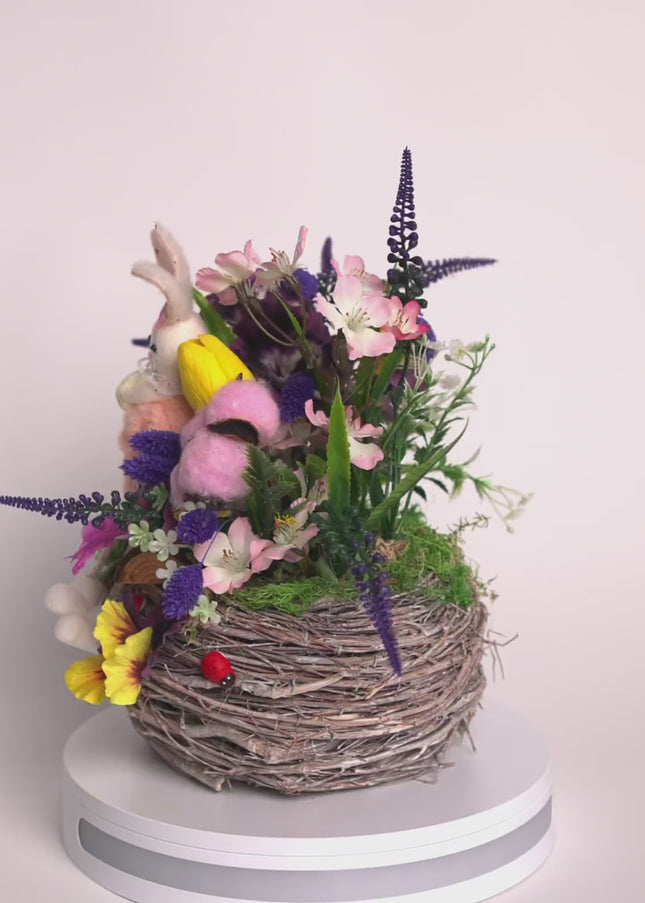 Aranjament floral de Paște „Easter Blossom” – delicat și plin de culoare