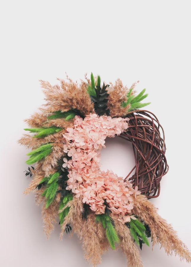 Coroniță Decorativă Handmade „Blush Willow Wreath” – Aranjament din Nuiele, Flori de Hortensie și Ierburi de Păpădie