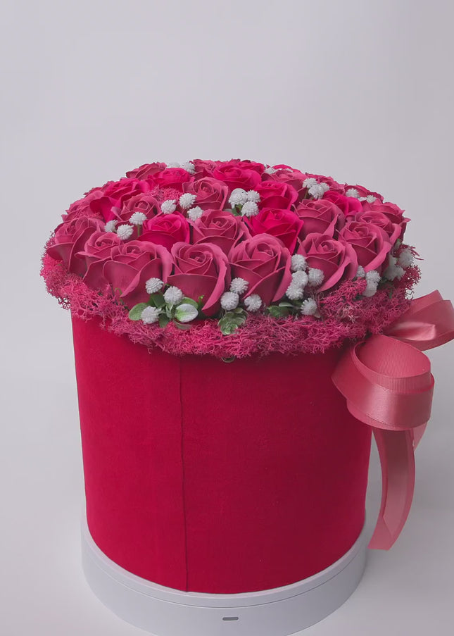 Aranjament Lux Trandafiri Săpun Roșii, Cutie Catifea