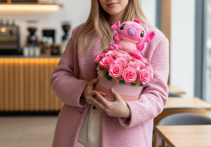 Aranjament Cutie Roz cu 23 Trandafiri & Pluș Stitch (Angel)