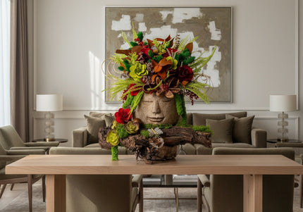 Aranjament floral „Forest Harmony” în bust decorativ – compoziție naturală cu accente verzi și roșii