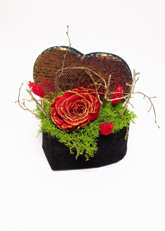 Aranjament Inimă Paiete & Catifea, Trandafir Criogenat Roșu cu Aur