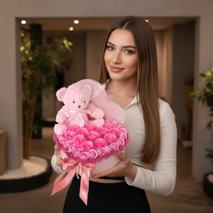 Aranjament Inimă Lux 39 Trandafiri Săpun și Ursulet