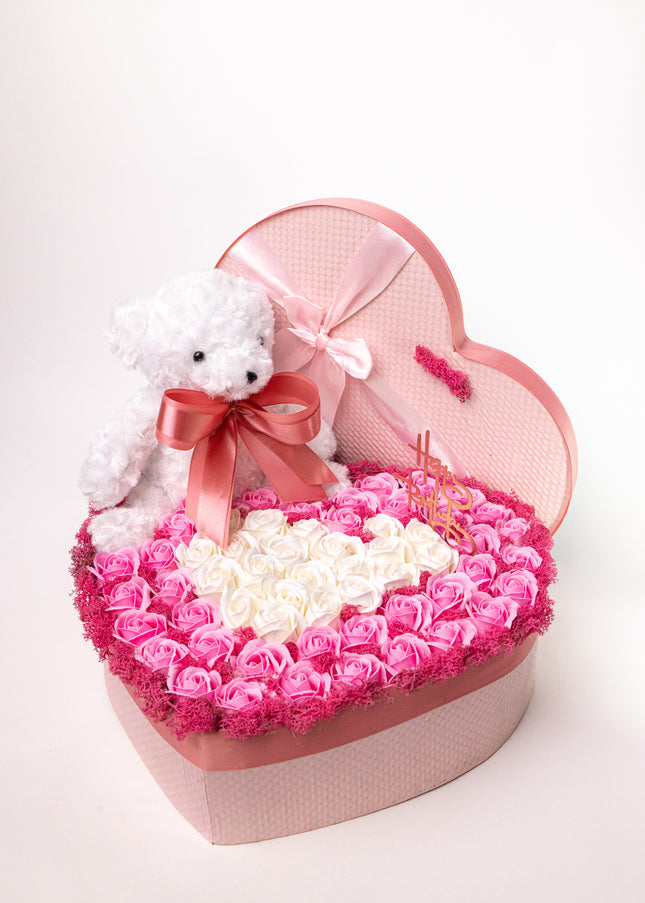 Aranjament Inimă Lux 39 Trandafiri Săpun și Ursulet