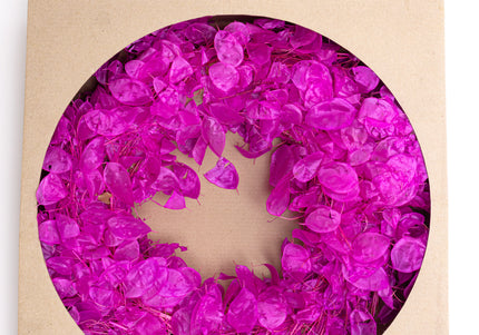 Coroniță Decorativă Lunaria Fucsia – Aranjament din Plante Naturale Uscate, Magenta Vibrant