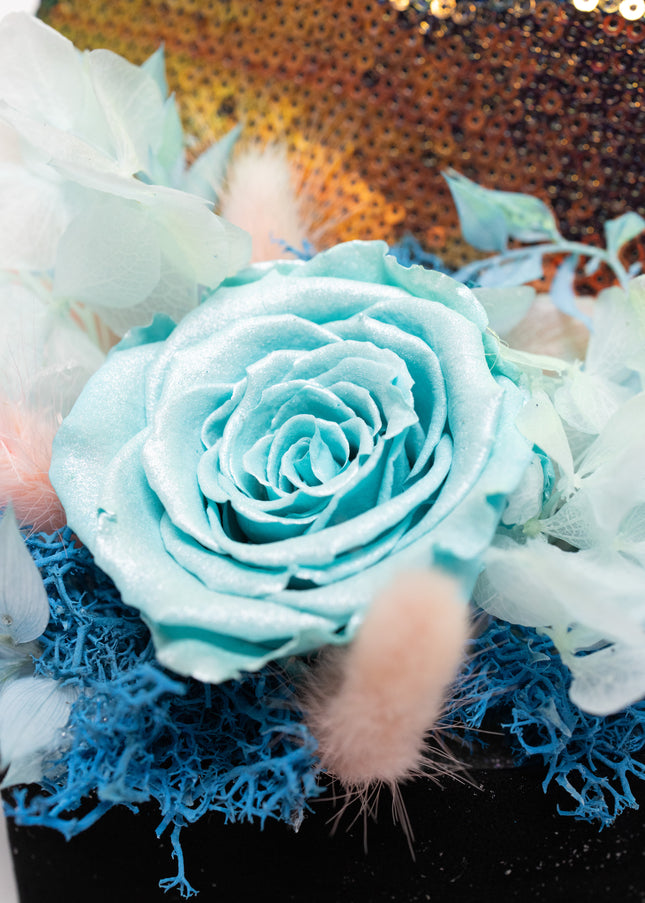 Aranjament Inimă Paiete & Catifea, Trandafir Criogenat Turcoaz & Hortensii