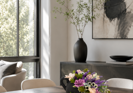 Aranjament floral „Lavender Charm” – compoziție în vas decorativ