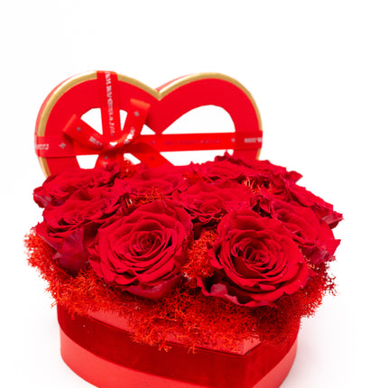 Aranjament Inimă Lux, 11 Trandafiri Criogenați Roșii