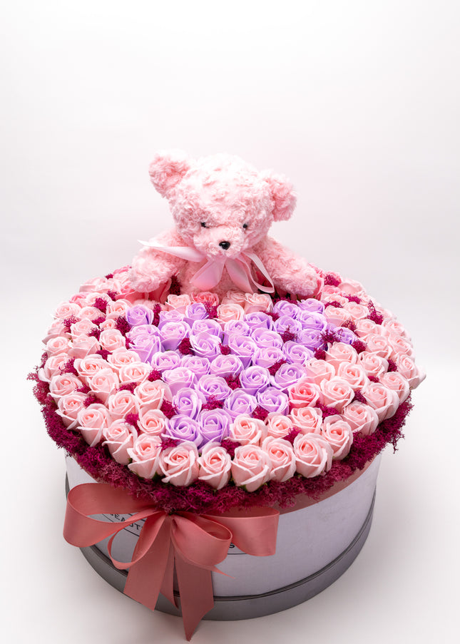 Aranjament Lux Trandafiri Săpun Roz & Lila, Ursulet Gri
