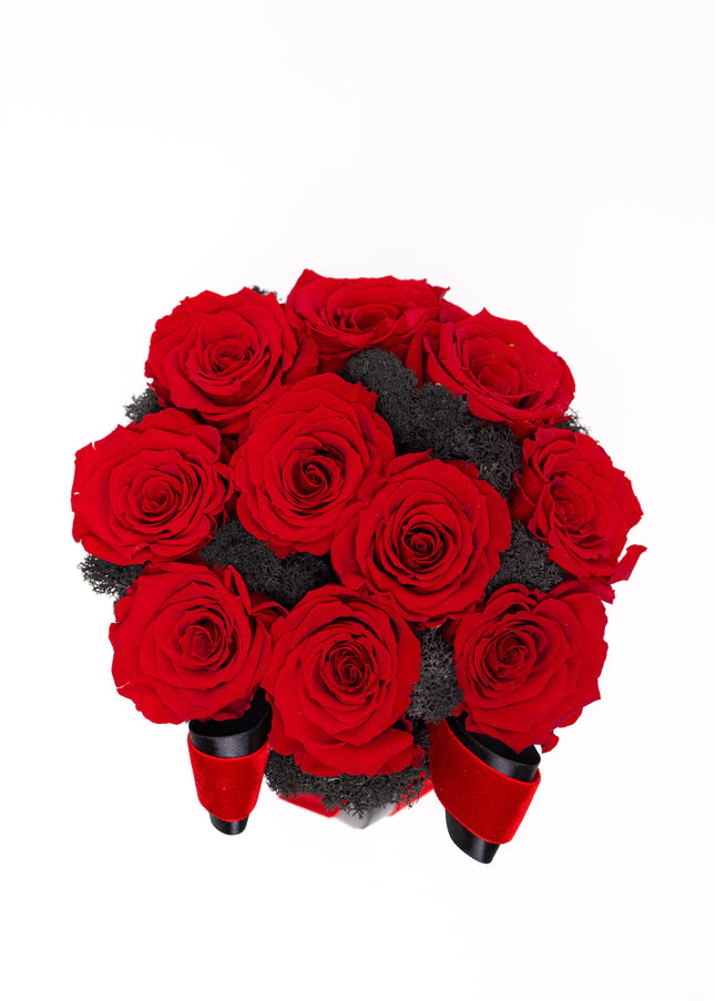 Aranjament Lux 11 Trandafiri Criogenați Roșii, Cutie Catifea