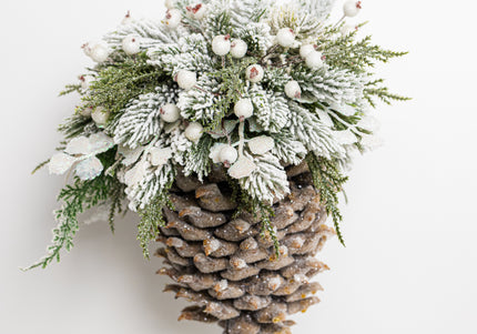 Ornament de Crăciun Premium „Frosty White Pinecone”