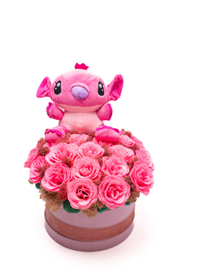 Aranjament Cutie Roz cu 23 Trandafiri de Săpun & Pluș Stitch (Angel)