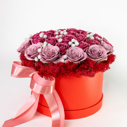 Aranjament Lux Trandafiri Săpun Magenta-Roz, Cutie Roșie