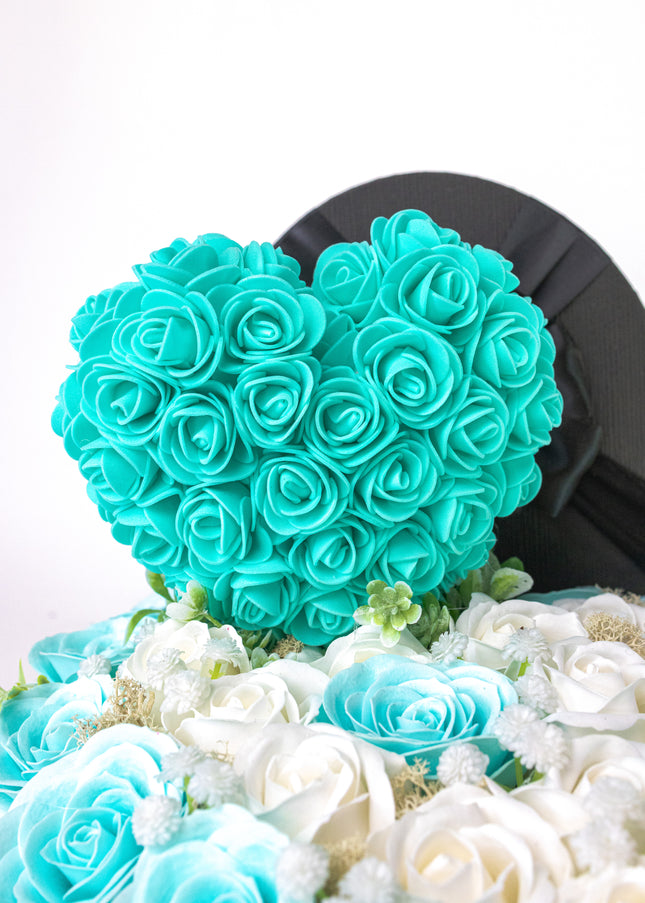 Aranjament Lux Inimă Trandafiri Săpun Turcoaz-Alb