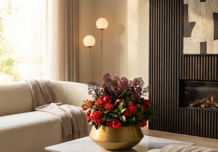 Aranjament Lux FloraArt cu Skimmia în Vas de Cupru